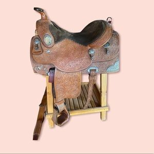 Broken Horn Western Saddle